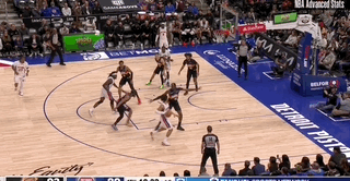 三巨頭走瞭倆，聯盟笑柄卻起飛瞭